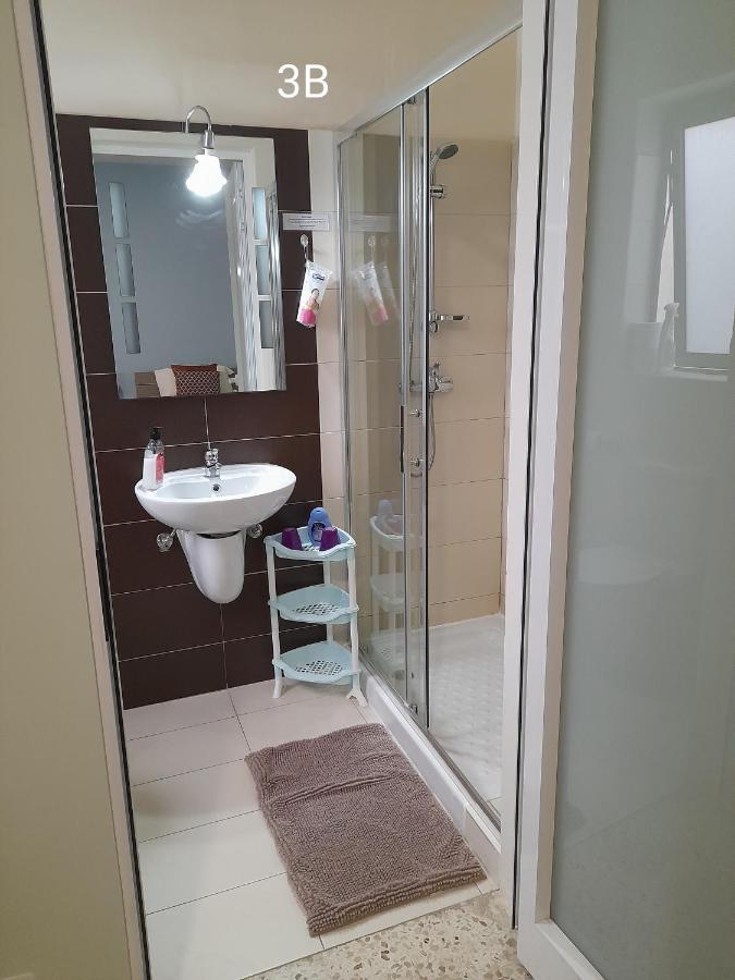 Seabreeze Holiday Guestrooms St. Paul's Bay Exterior photo